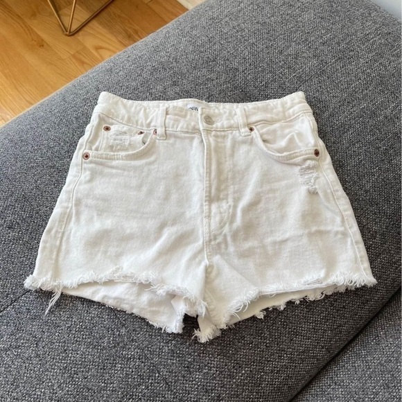 Zara Pants - Zara white denim shorts with a raw hem